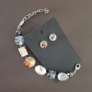 SET Sabika Impeccable Earrings Bracelet